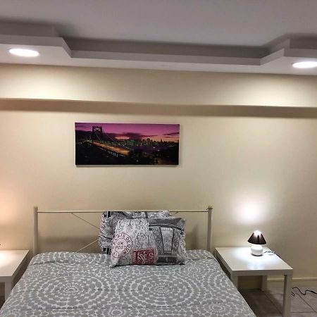 Sunmer Apartment 1Minute From Sea, 15 Min From The Airport Artemis City Center Kültér fotó