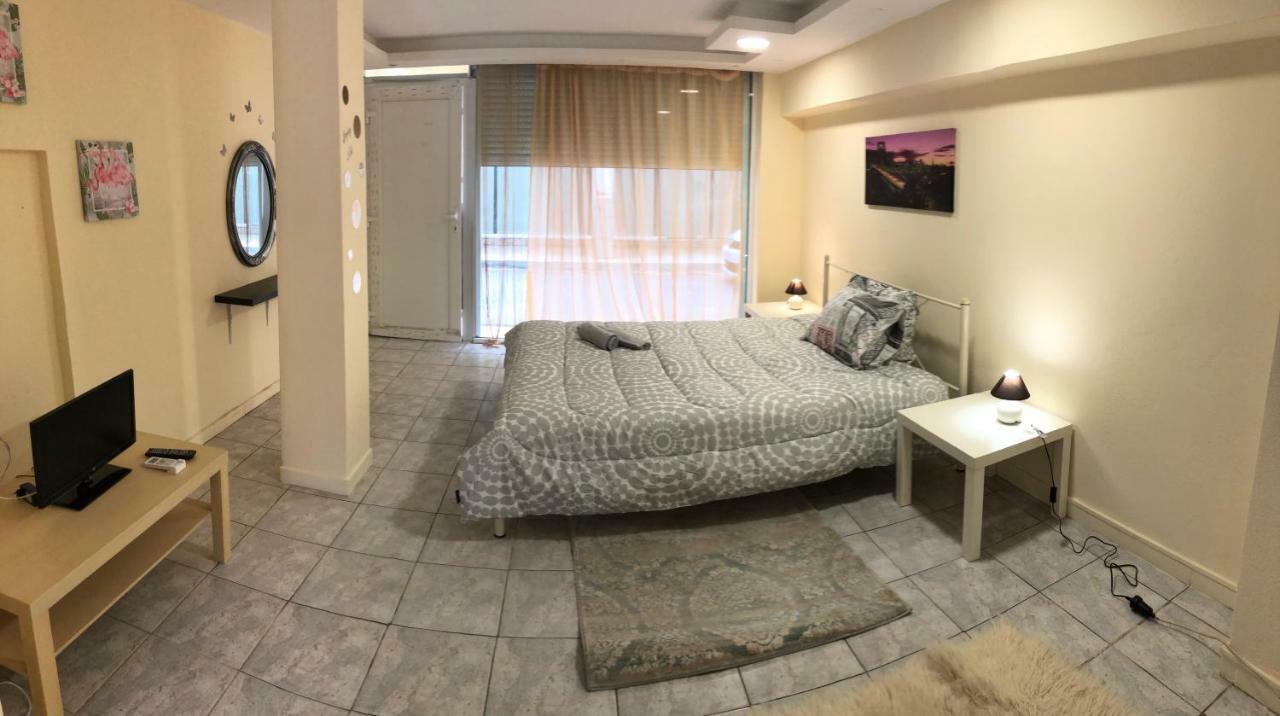 Sunmer Apartment 1Minute From Sea, 15 Min From The Airport Artemis City Center Kültér fotó