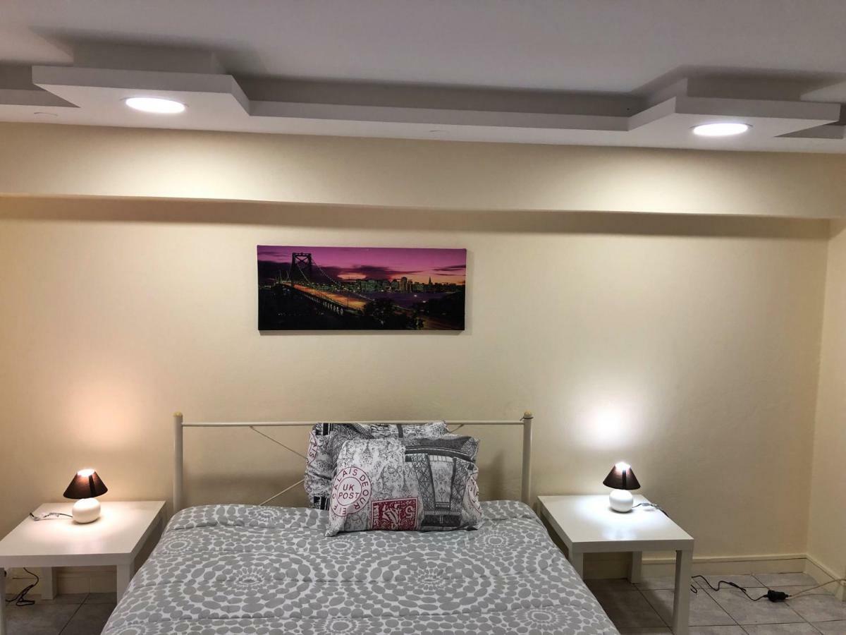 Sunmer Apartment 1Minute From Sea, 15 Min From The Airport Artemis City Center Kültér fotó